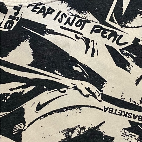 Nike Kyrie Irving Dri-Fit Tshirt Mens Large AOP Basketball Streetwear Rare - Picture 4 of 6